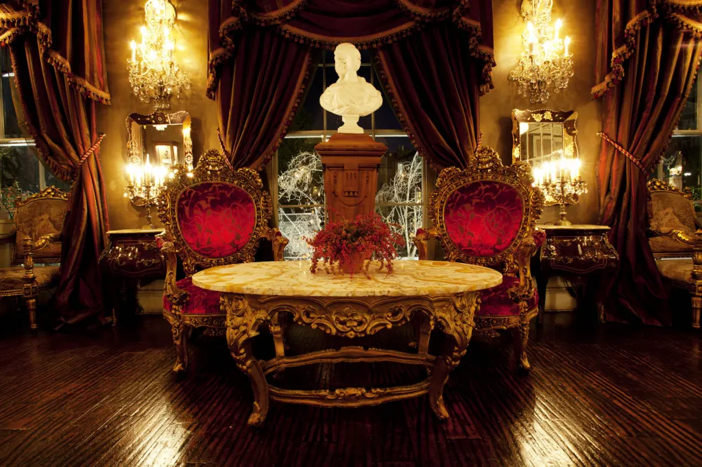 Beach Blanket Babylon — commercial and interiors photograph in London, UK, frame 22 of 44.